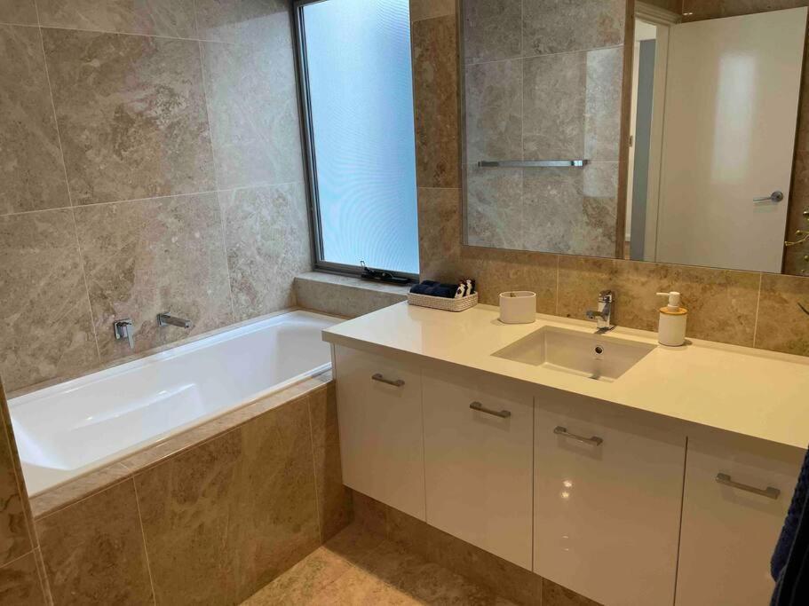 Canal Vista Mandurah Exterior photo